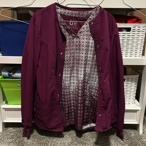 Nursing scrub top with jacket Sz M. Cherokee Luxe and Barco One. Burgundy